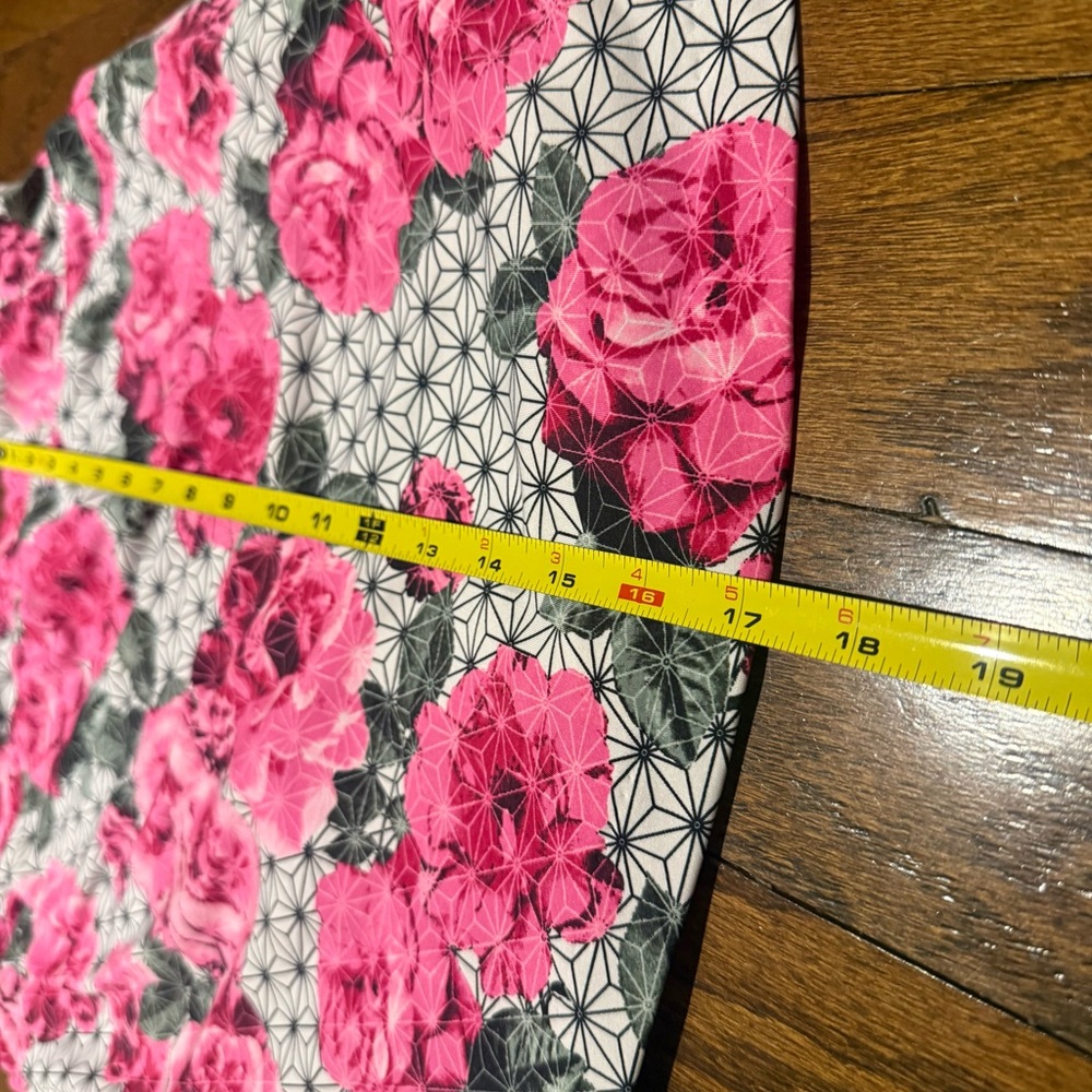 TAIL Women's Abby Garden Printed Pull-On Skort Small - Picture 10 of 10